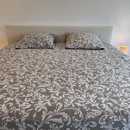 Eden Apartman *